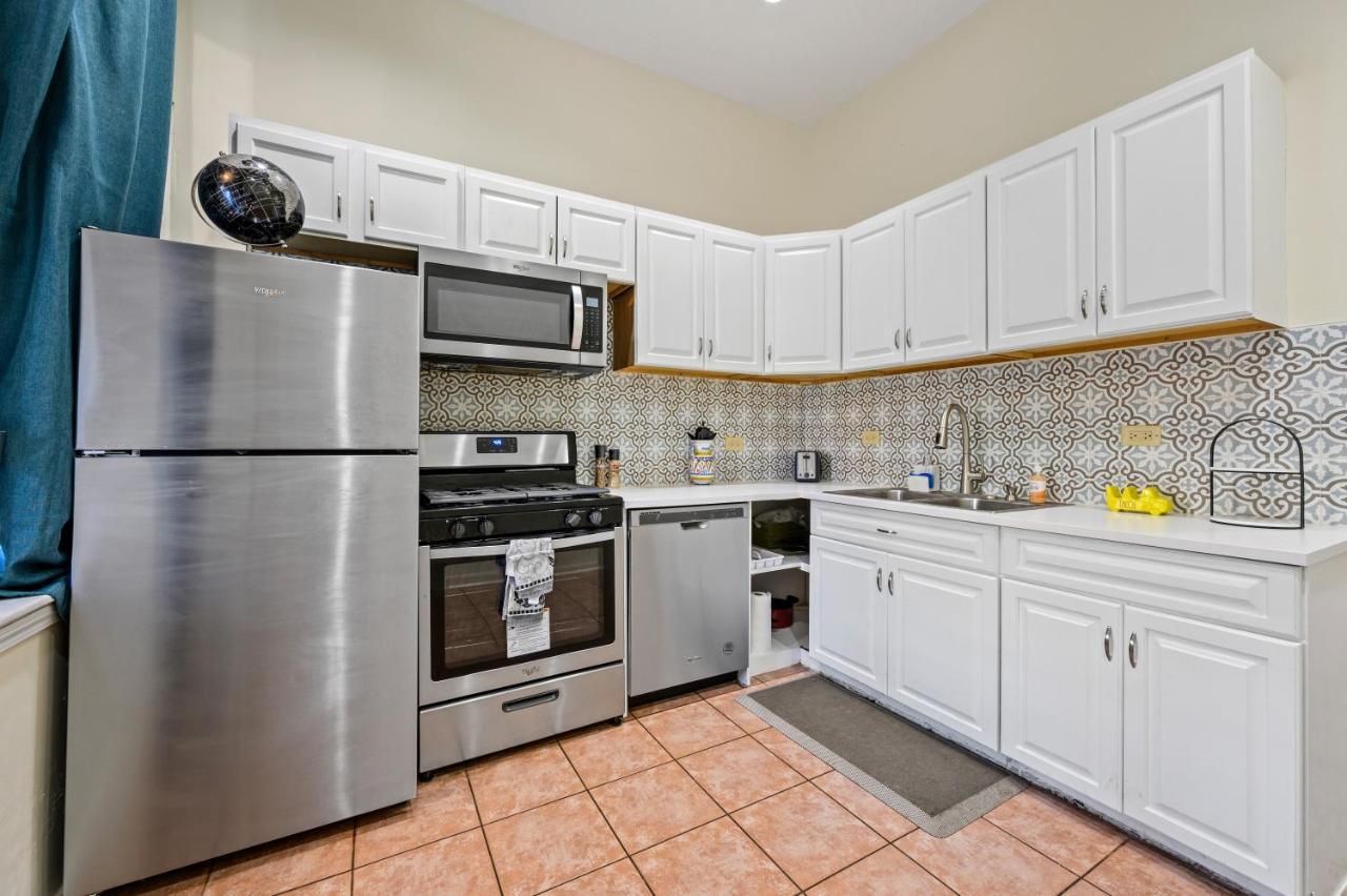Lincoln Park Gem Apartment Chicago