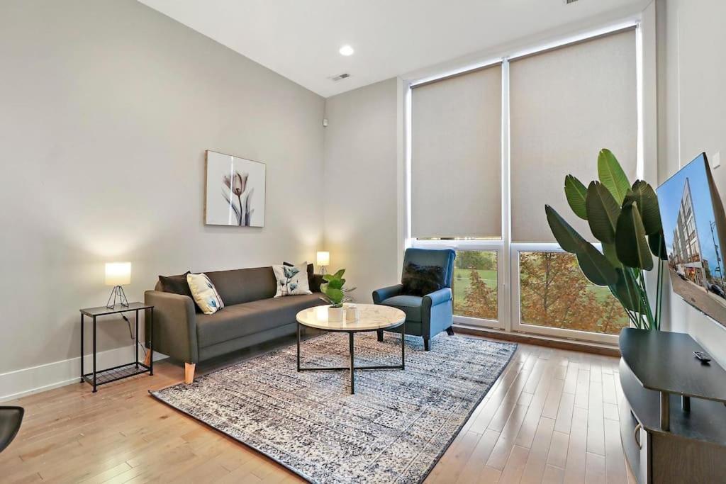 Apartment 1-bedroom Minimalist Apt With Laundry - Crosby 204