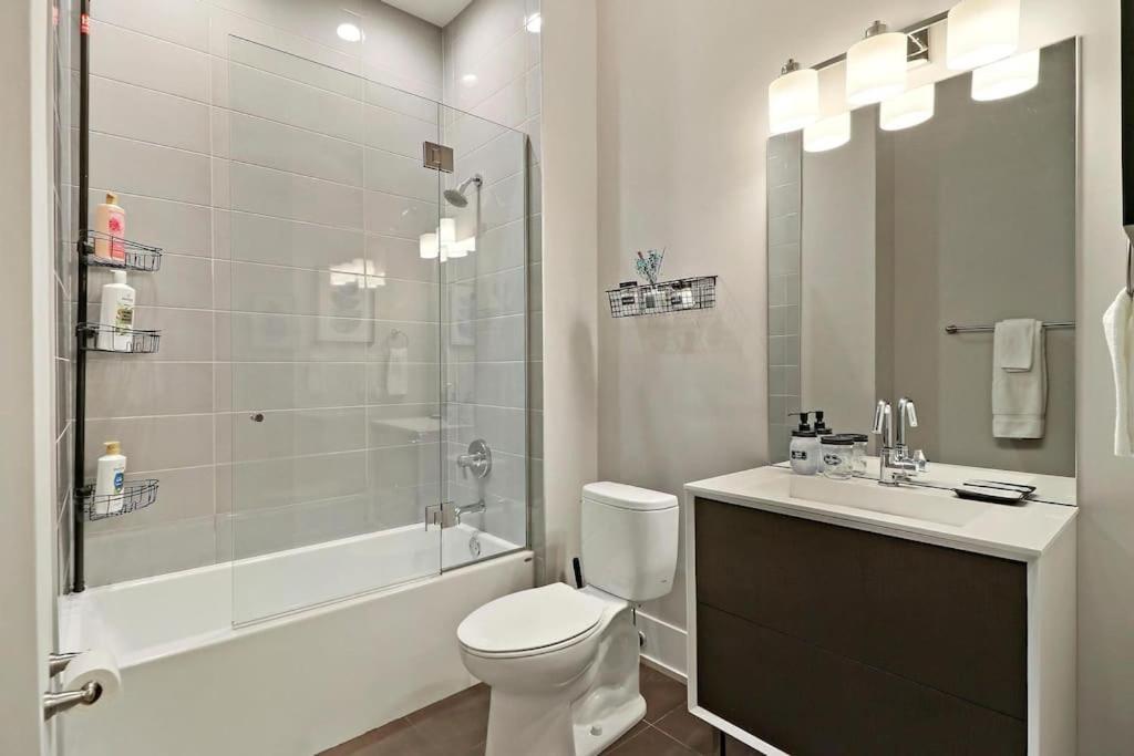 1-bedroom Minimalist Apt With Laundry - Crosby 204 * Chicago