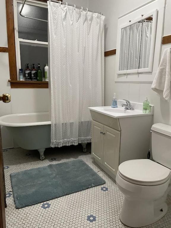 The Karlov. Gorgeous ,spacious 2bd/ 1ba W/ Parking Chicago