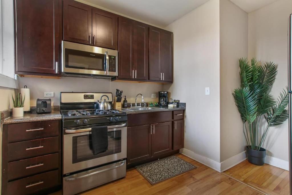 3br Inviting With In-unit Washer & Dryer - Touhy 3n