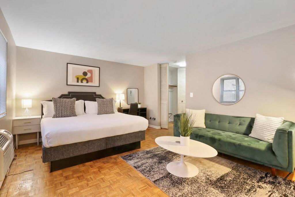Fully Furnished Studio Apt In Lakeview - Oakdale 206