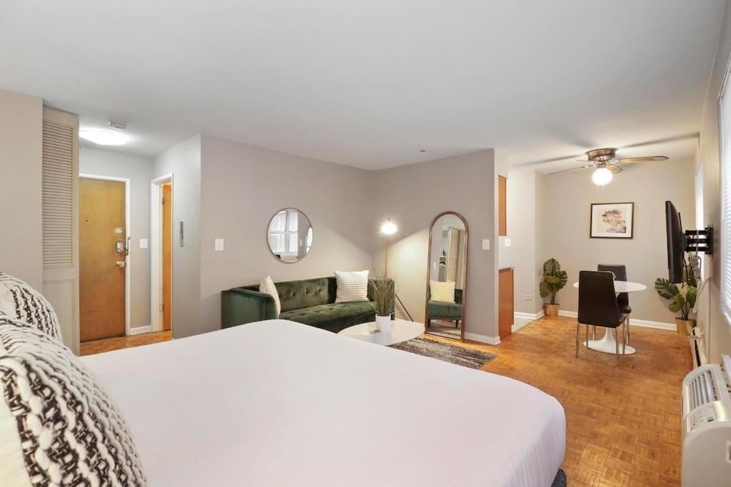 Apartment Fully Furnished Studio Apt In Lakeview - Oakdale 206