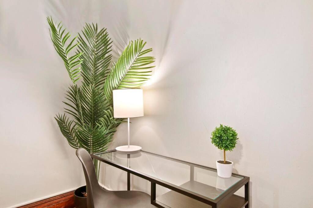 Apartment Well-equipped 4br Apt With In-unit Washer & Dryer - Broadway 2 *