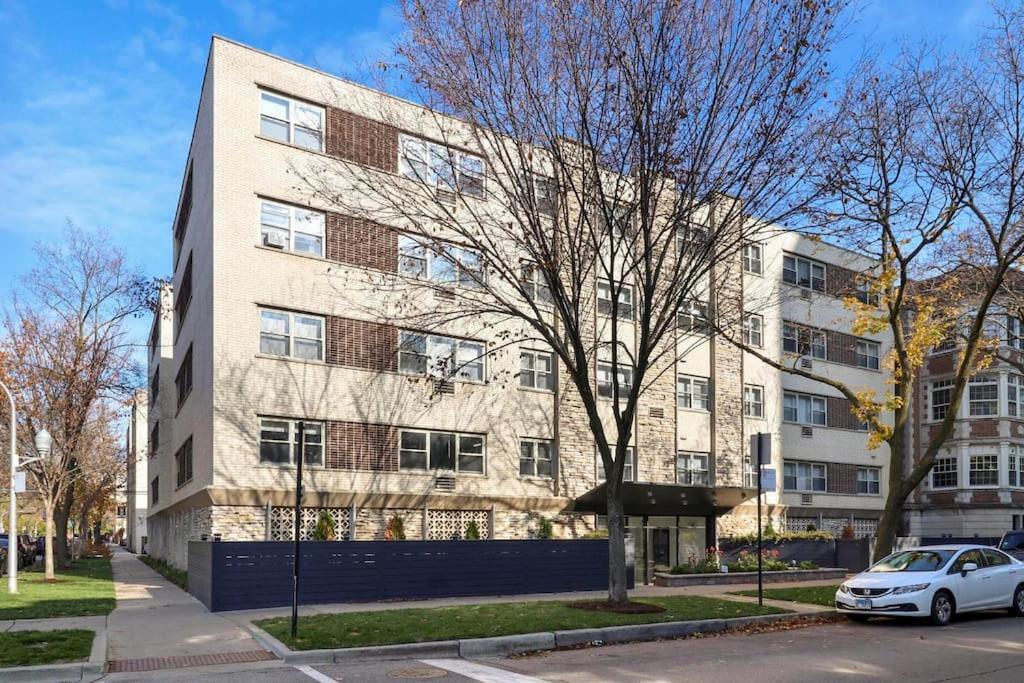 Fully Furnished Studio Apt In Lakeview - Oakdale 206 *