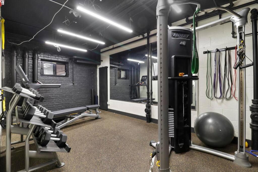 Fully Furnished Studio Apt In Lakeview - Oakdale 206 Chicago