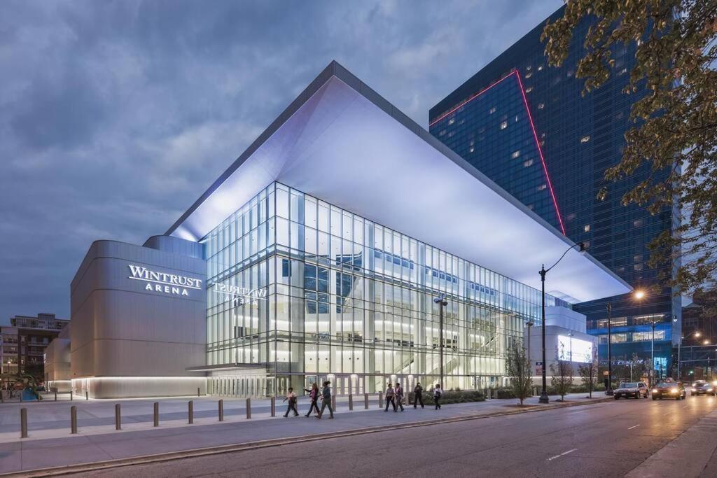 Mccormick Place 3br-2ba Unit With Optional Parking - Sleeps 8 *