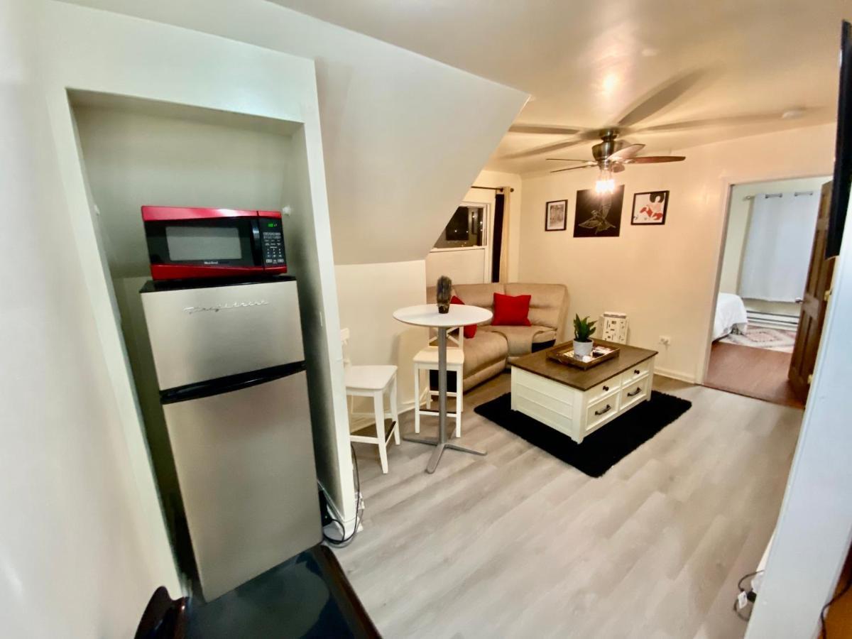 Apartment The Red Line