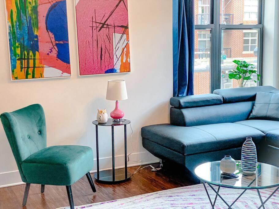 Mccormick Place 3br-2ba Unit With Optional Parking - Sleeps 8 * Chicago