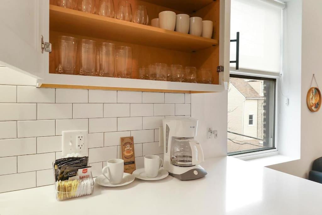 Contemporary 4br Close To Restaurants - Racine 202 Apartment *