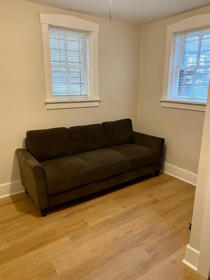 Apartment Lincoln Park With Backyard! *