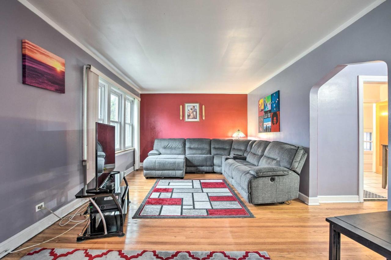 With Spacious Yard 14 Mi To Dtwn Holiday home Chicago