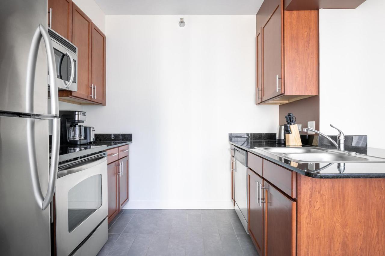 Loop W Pool Gym Nr Theatre District Chi-272 Apartment *