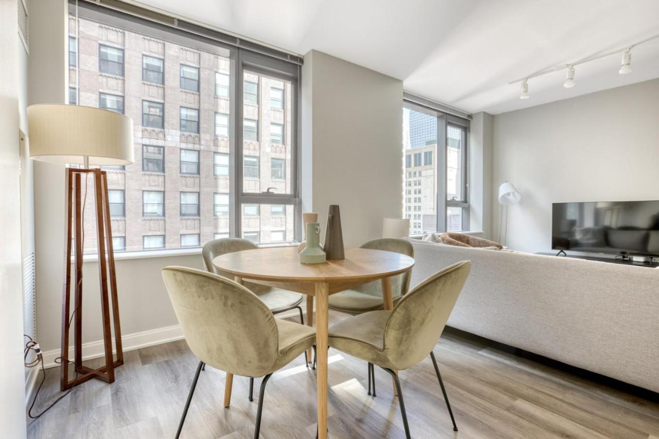 Loop 1br W Gym Pool Lounge 1 Block From L Chi-700 *