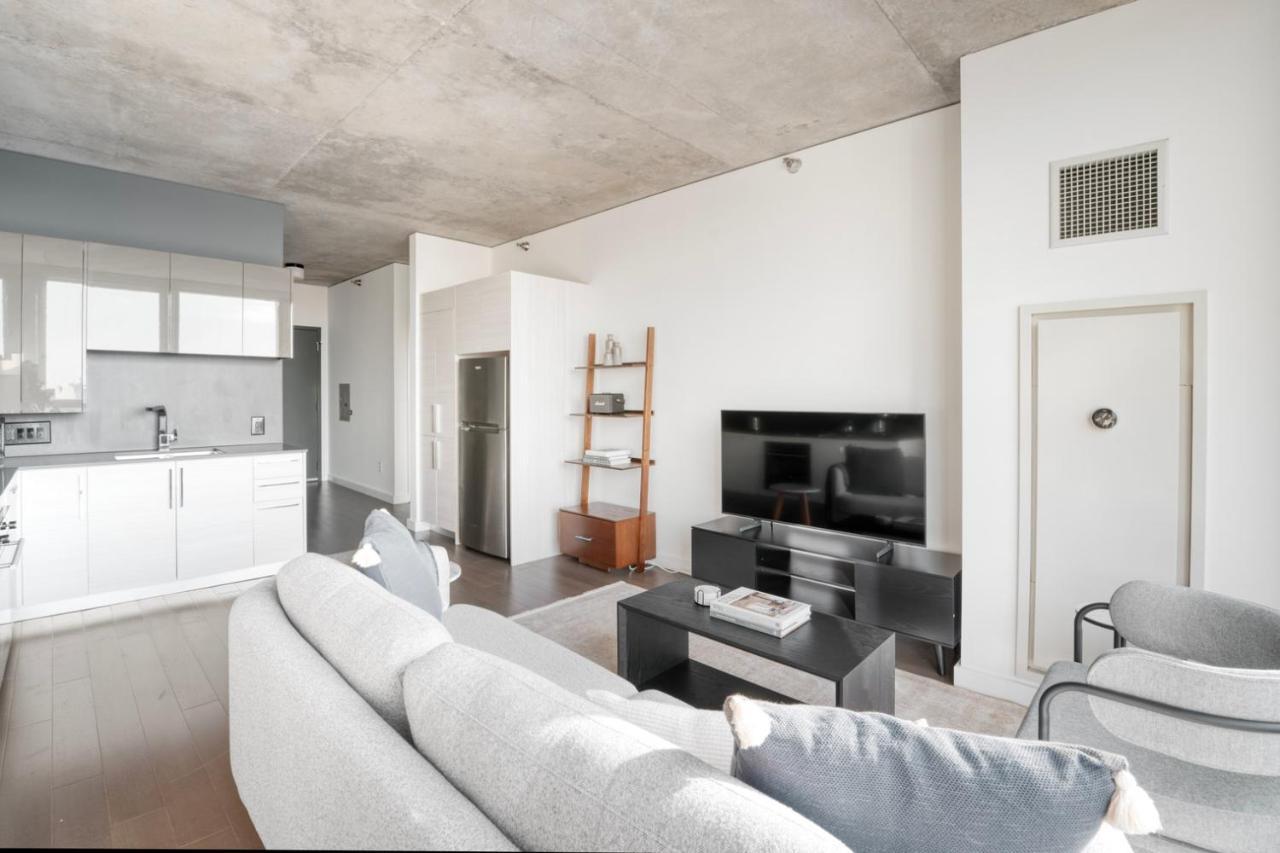 Near North 1br W Doorman Wd Gym Nr I-90 Chi-872 Apartment *