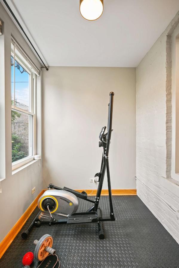 Apartment 2 Bed W/ Office, Free Parking, Near Wrigley Chicago