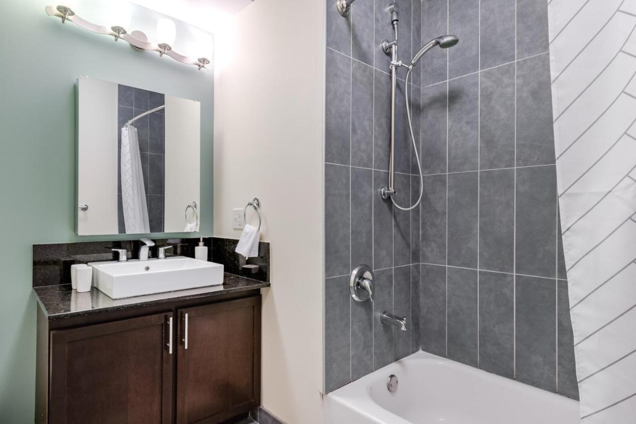 Loop W Pool Gym Nr Theatre District Chi-248 Apartment *