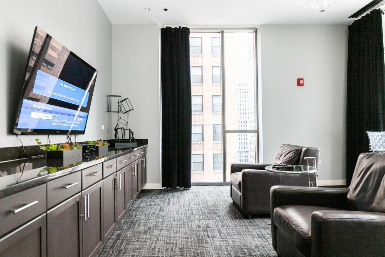 Loop 1br W Gym Pool Lounge 1 Block From L Chi-700 Apartment Chicago