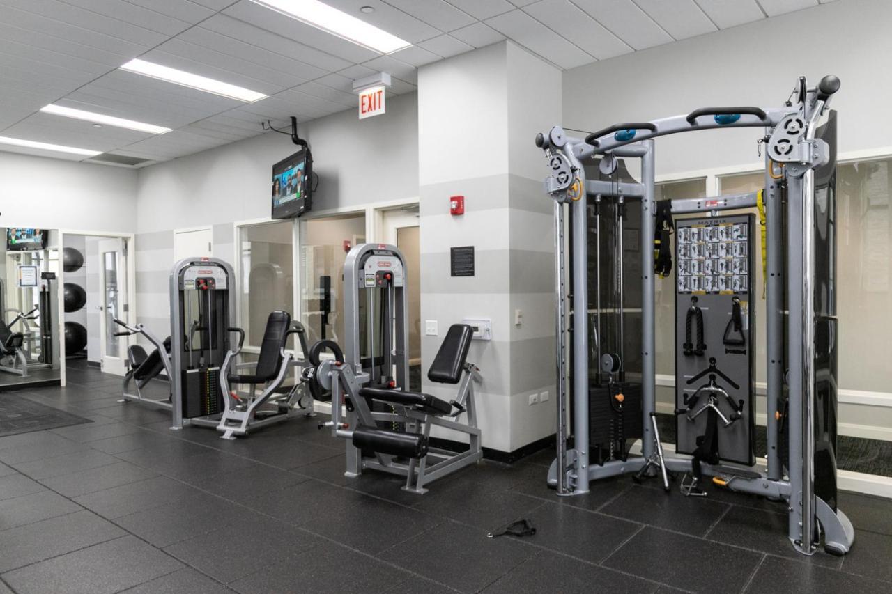 Loop W Pool Gym Nr Financial District Chi-228 * Chicago