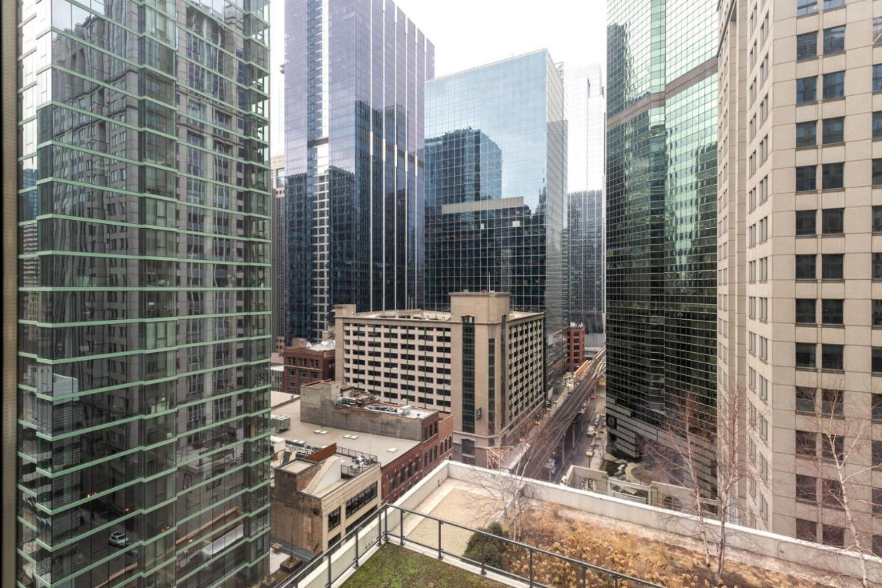 Loop W Pool Gym Nr Financial District Chi-228 * Chicago