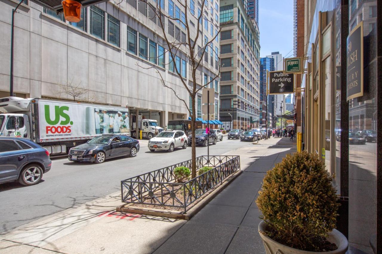 River N 1br W Gym Pool Nr Oak St Chi-270 * Chicago