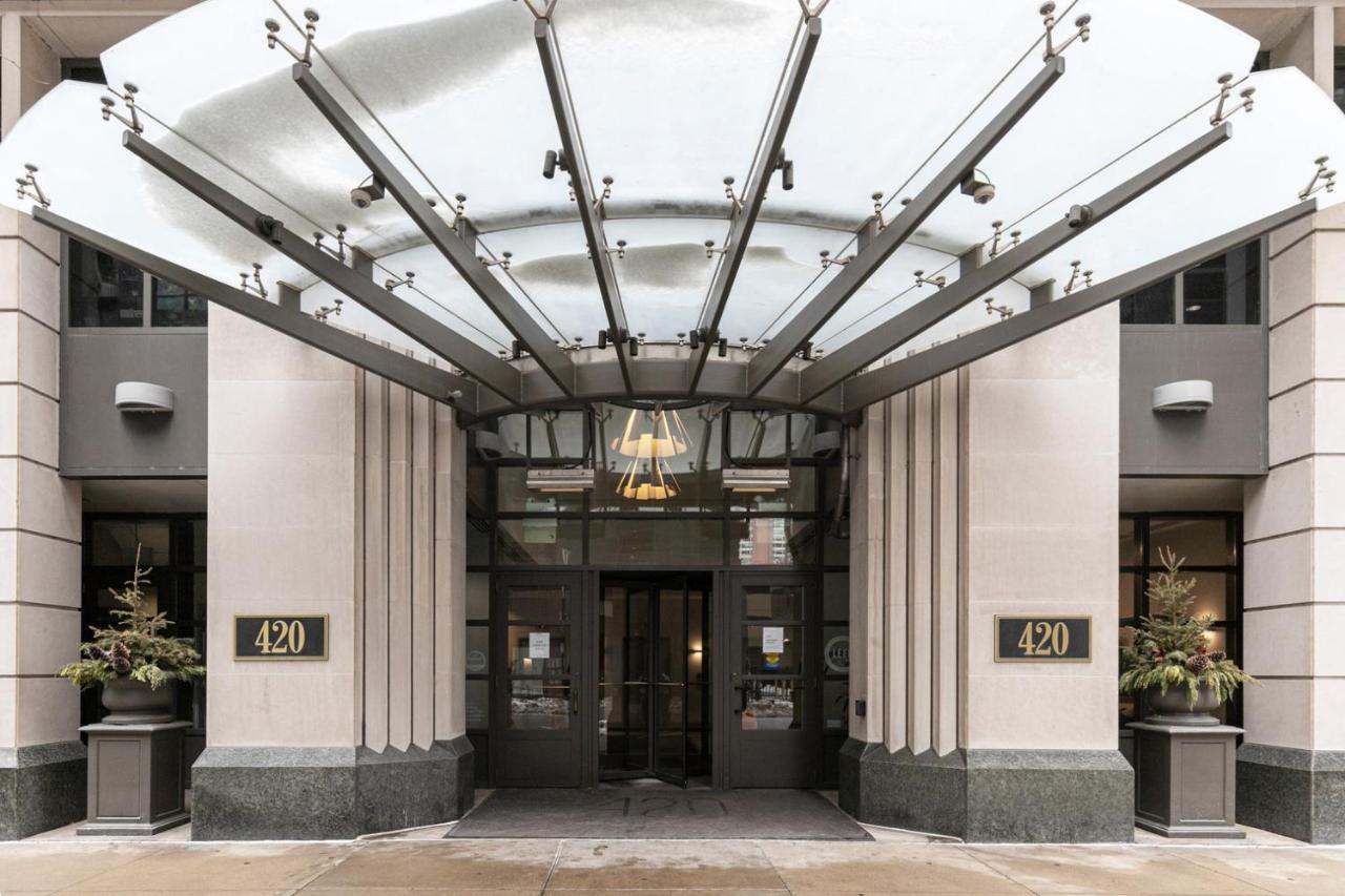 Apartment Streeterville 2br W Deck Gym Nr Park Chi-589 *