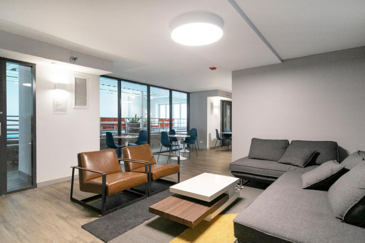 Apartment Streeterville 2br W Deck Gym Nr Park Chi-589 *