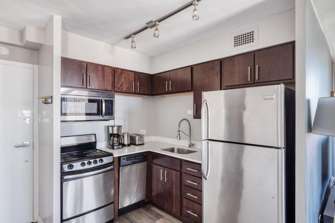 Edgewater 1br W Gym Deck Lounge Nr L Chi-918 Apartment Chicago