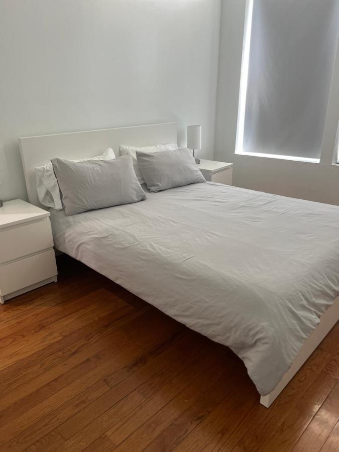 Adorable 2 Bedroom With Free Street Parking Apartment Chicago