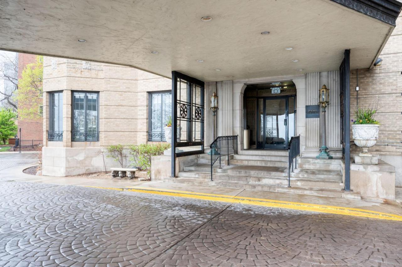 Gold Coast 1br W Doorman Gym 2 Blocks To L Chi-550 Apartment