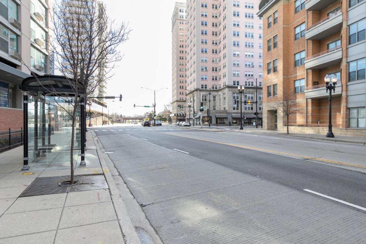 Apartment Edgewater 1br W Gym Deck Lounge Nr L Chi-918 Chicago