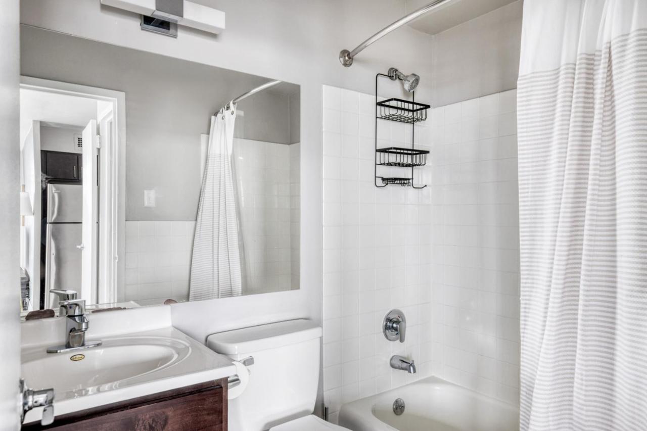 Edgewater 1br W Gym Deck Lounge Nr L Chi-918 Apartment Chicago