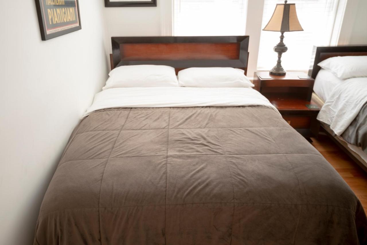 Stone Mansion Sleeps 10-20 Free Tv & Parking Apartment