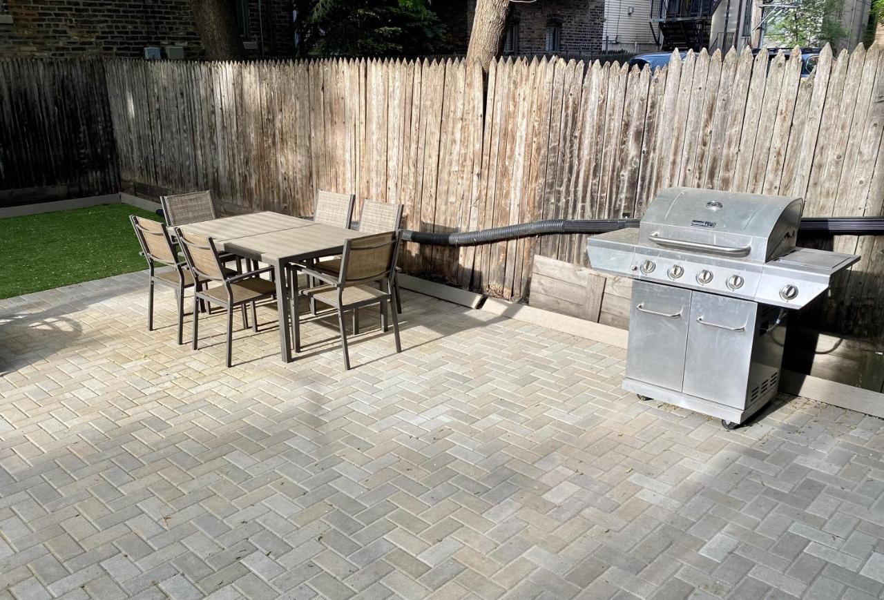 Lincoln Park With Backyard!