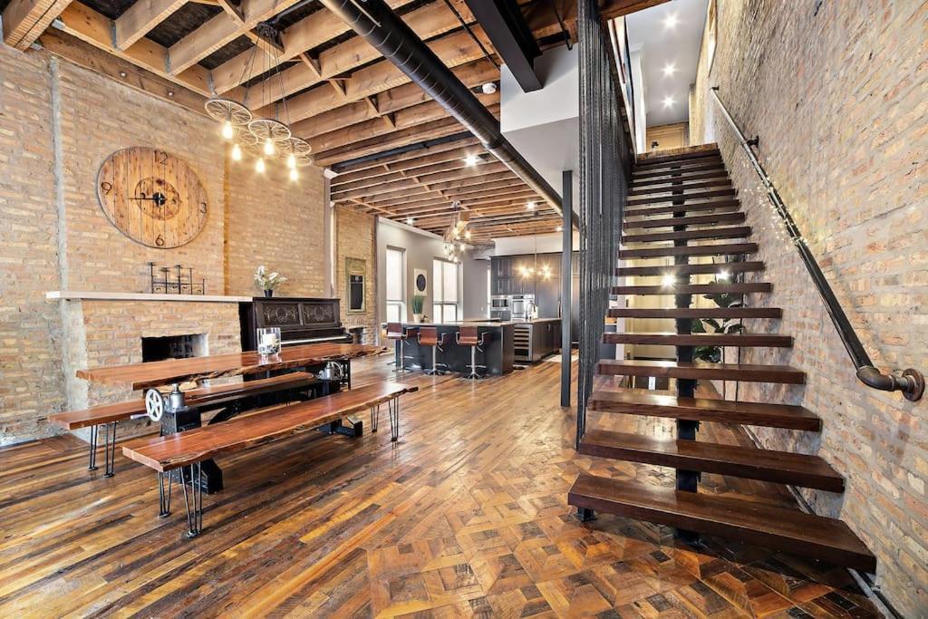 Mid-century Gem Steps From United Center *