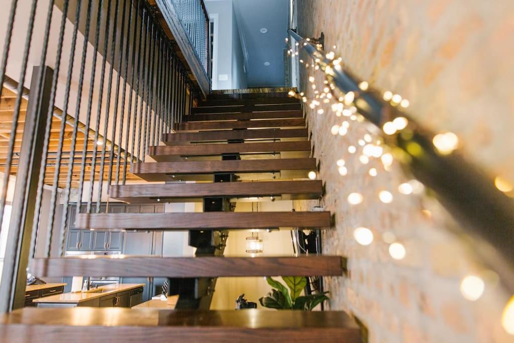 Mid-century Gem Steps From United Center Holiday home Chicago