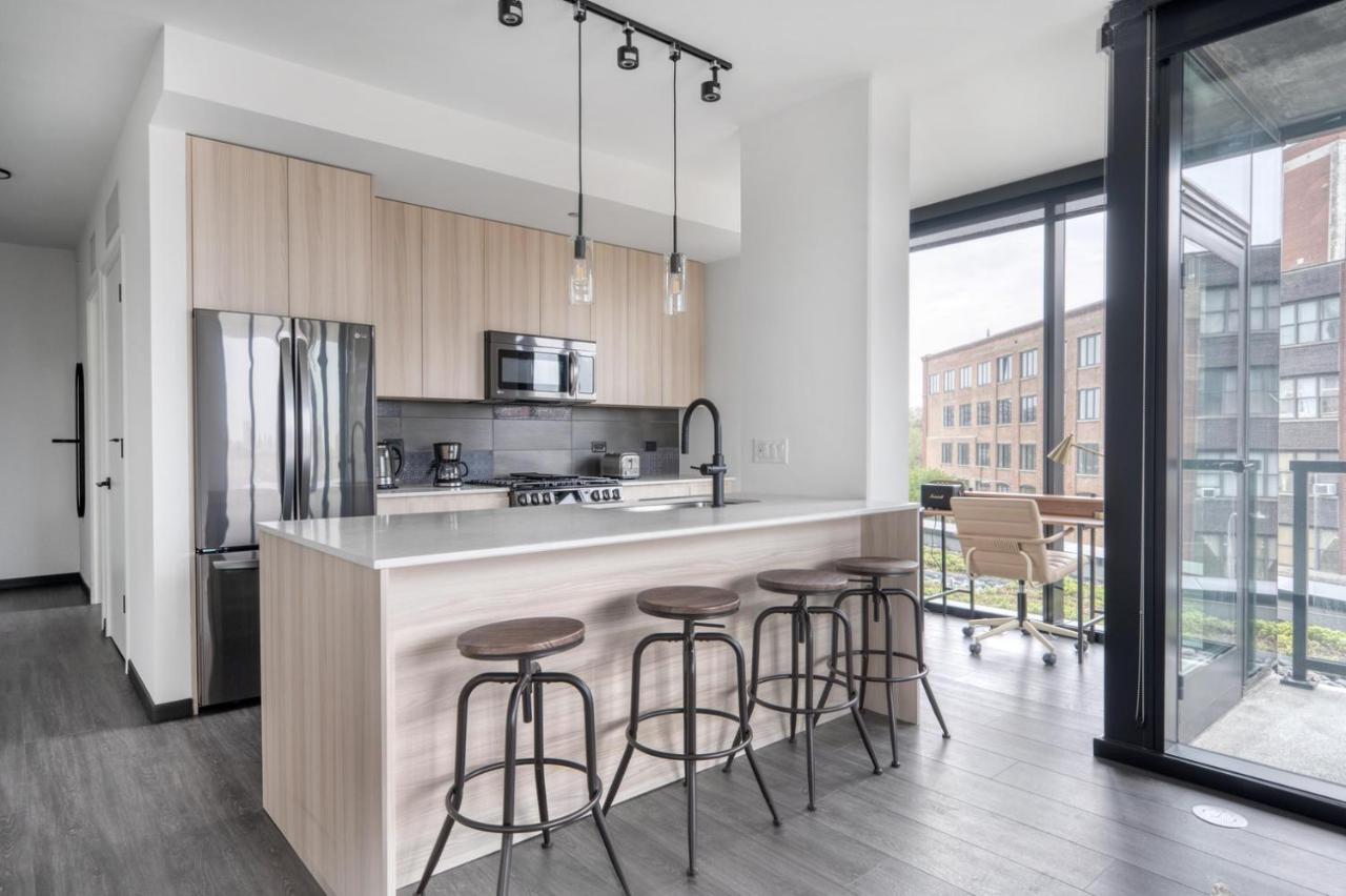 Apartment West Loop 2br W Gym Pool Nr Fulton Market Chi-931 Chicago