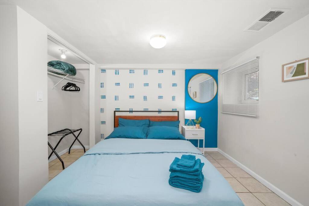 Walk To Train L Near Attractions And Ord L Free Parking L Patio Chicago