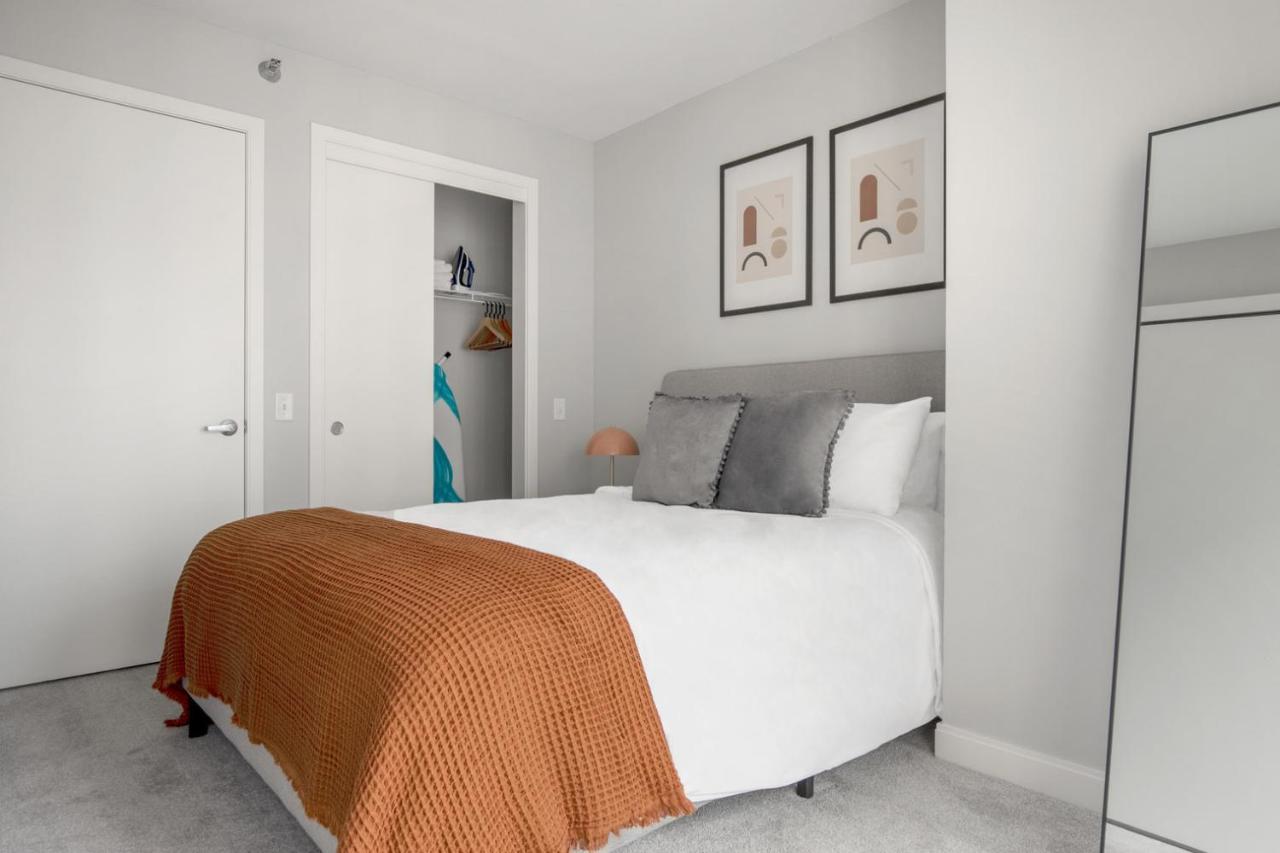 Loop 1br W Gym Pool Lounge 1 Block From L Chi-699 Apartment *