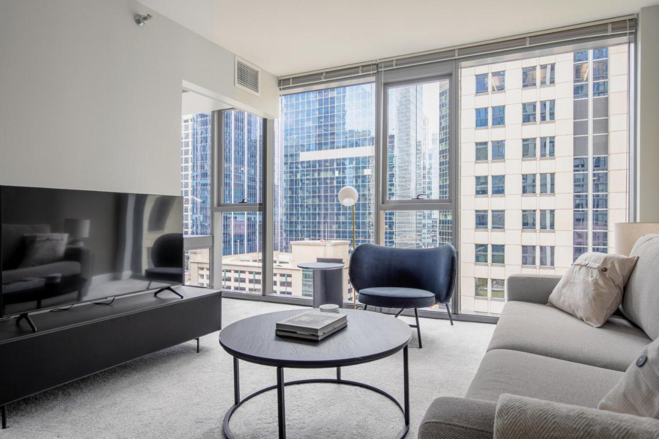 Loop 1br W Gym Pool Lounge 1 Block From L Chi-699 Chicago