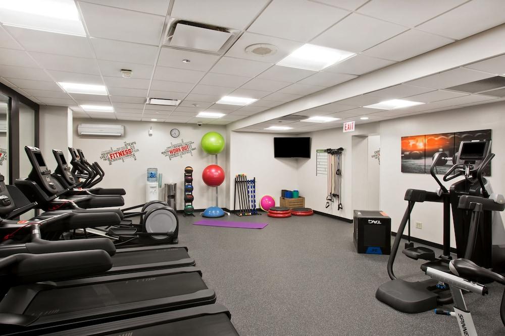 Hotel Embassy - Downtown River North 3*
