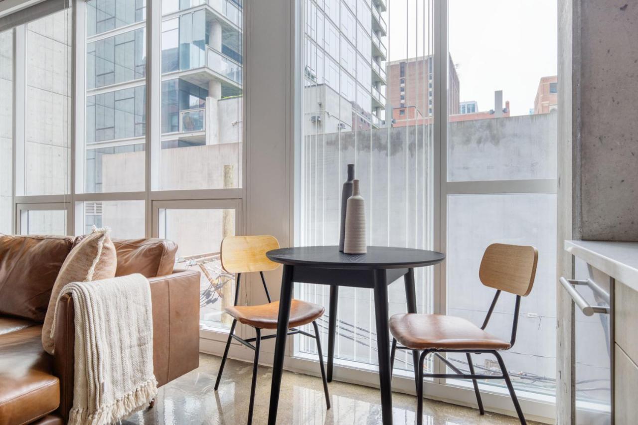 Apartment River North 1br W Gym Coffee Shop Nr L Chi-954 Chicago