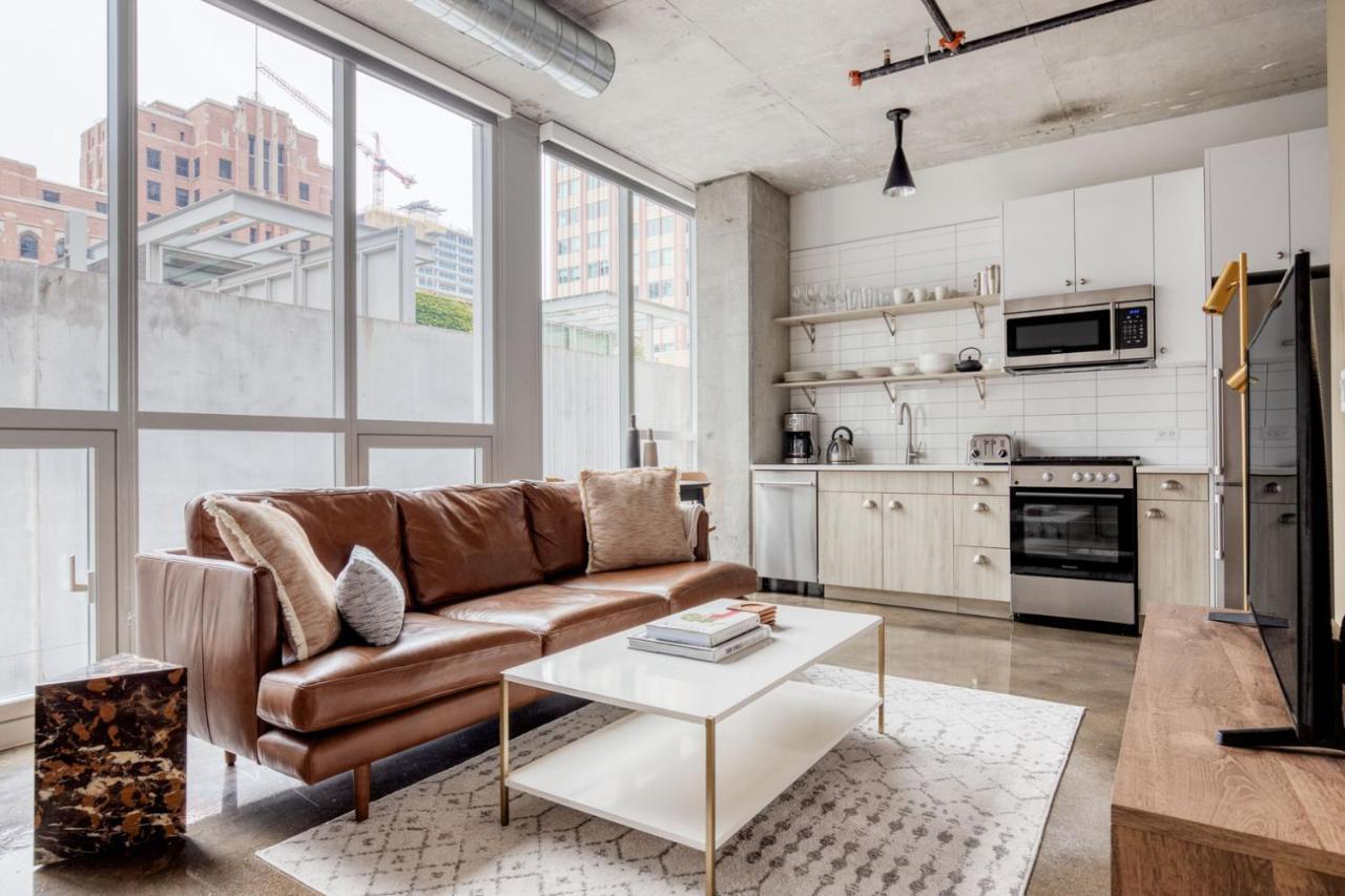 River North 1br W Gym Coffee Shop Nr L Chi-954 Apartment Chicago