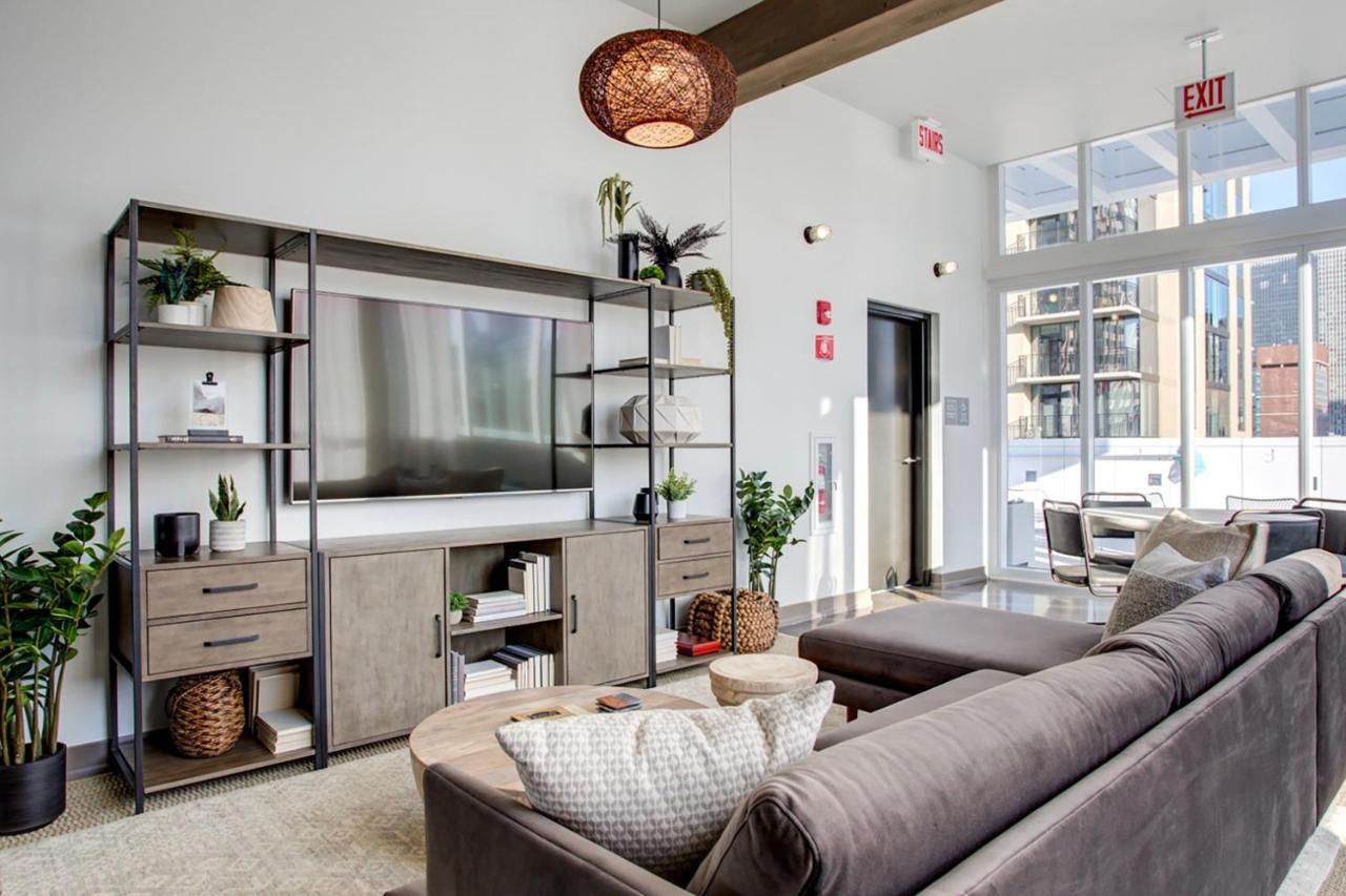 River North 1br W Gym Coffee Shop Nr L Chi-954 Apartment Chicago