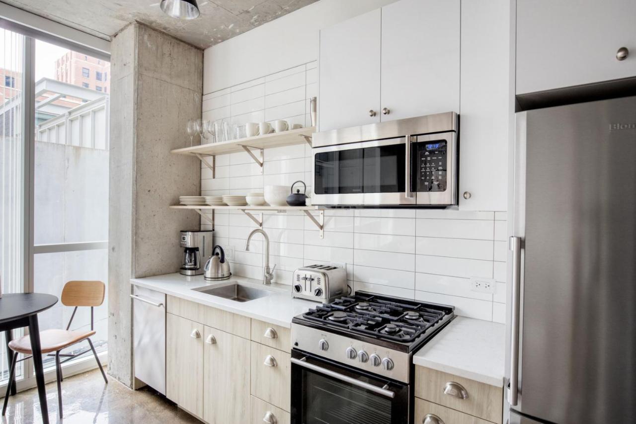 Apartment River North 1br W Gym Coffee Shop Nr L Chi-954 Chicago