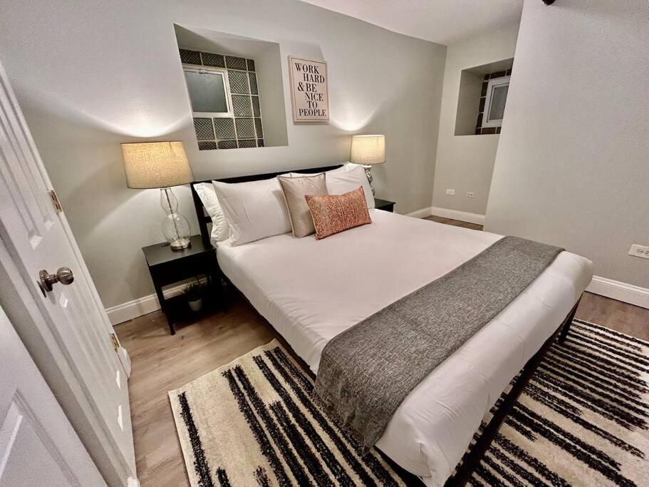 2br Modern Near Uchicago &