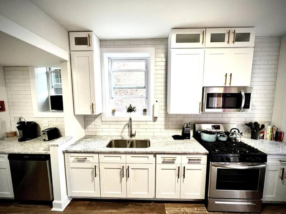 Modern Vintage 2br Walkable To Dining & Lakefront *