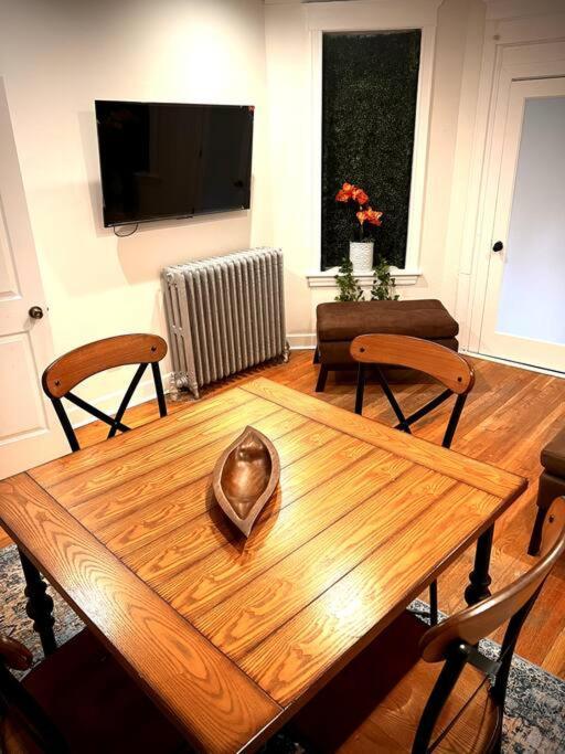 Modern Vintage 2br Walkable To Dining & Lakefront
