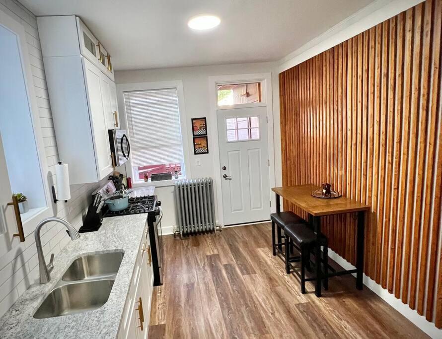 Apartment Modern Vintage 2br Walkable To Dining & Lakefront Chicago
