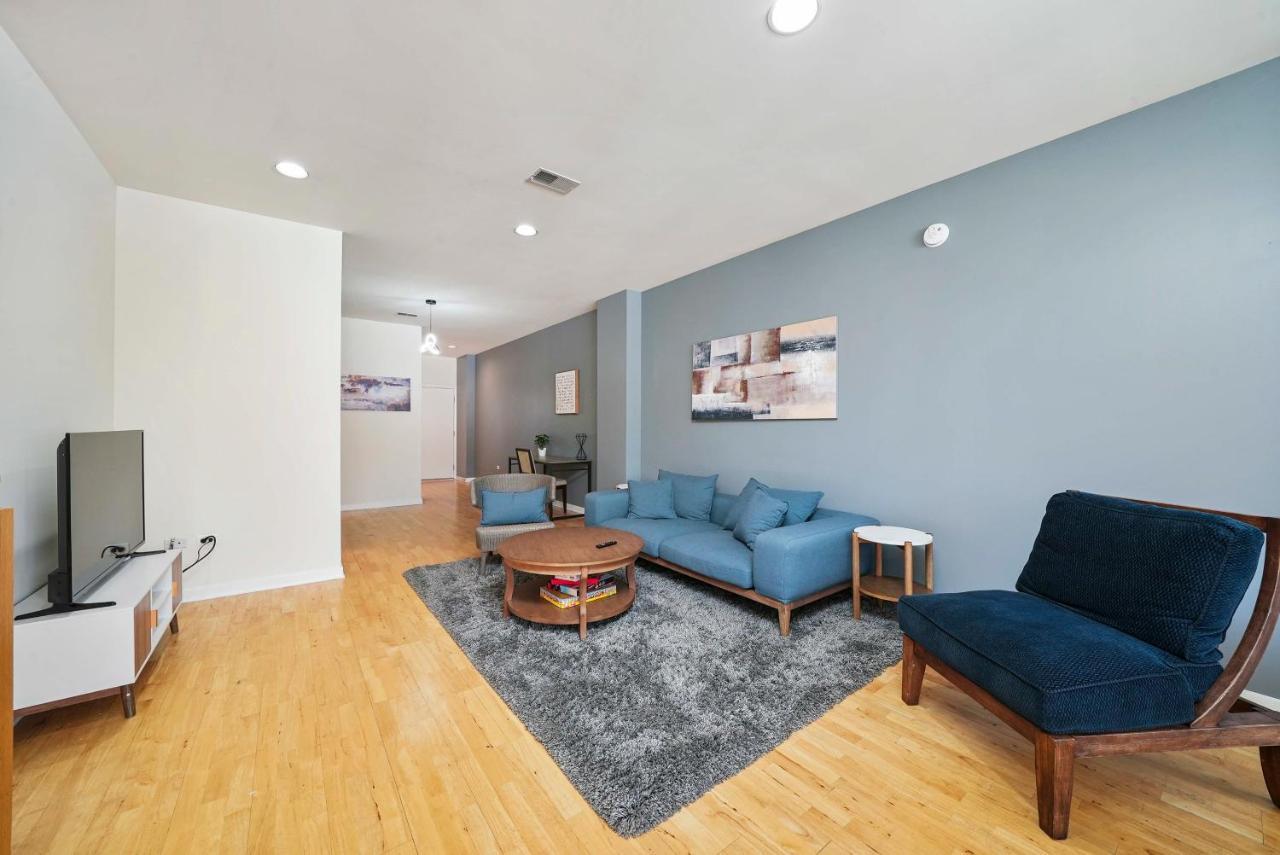 City-view 3-br Rooftop Apartment